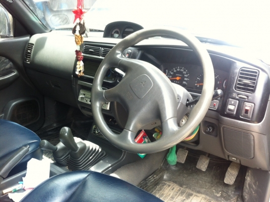 สตราด้า 2800 โฟวีล แค็บ 185,000