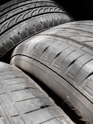 205/55R16 BRIDGESTONE TURANZA GR90 มีชุด 4 เส้น ยางสวย สภาพยังไม่ได้ทำความสะอาด  TEL.081-427-3941