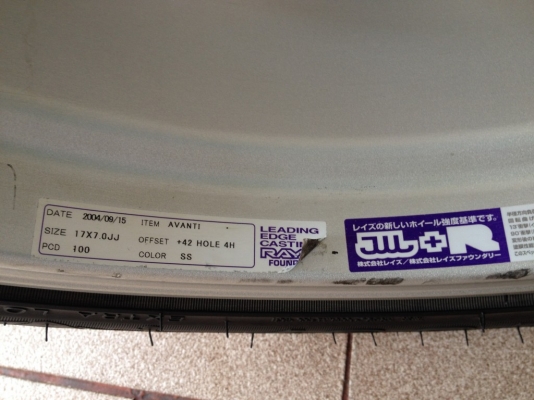 RAYS VERSUEเเท้ญี่ปุ่นขอบ17นิ้ว 4รู100กว้าง7นิ้วอ๊อฟ42พร้อมยางสวยๆ