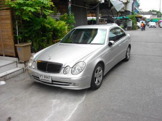 ขาย Benz E240 2.6 AVANTGRADE (W211) Full Option ปี04 รถบ้านใช้เอง ไมล์ 88000 ไร้ริ้วรอย ไม่เคยชน 869000 บาท