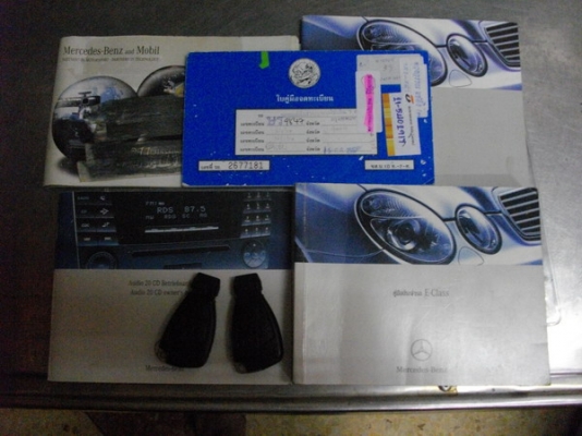 ขาย Benz E240 2.6 AVANTGRADE (W211) Full Option ปี04 รถบ้านใช้เอง ไมล์ 88000 ไร้ริ้วรอย ไม่เคยชน 869000 บาท