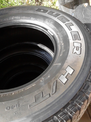 255/70R15  BRIDGE STONE DUELER H/T 840  มีชุด 4 เส้น  สวยๆ ยางเบอร์นี้หายาก  TEL.081-427-3941