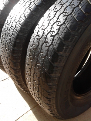255/70R15  BRIDGE STONE DUELER H/T 840  มีชุด 4 เส้น  สวยๆ ยางเบอร์นี้หายาก  TEL.081-427-3941