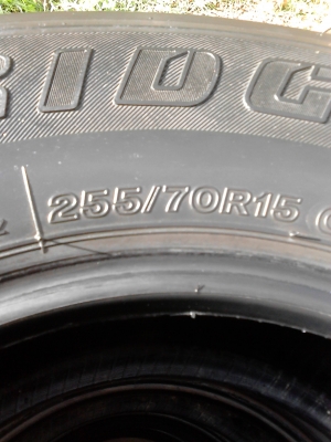 255/70R15  BRIDGE STONE DUELER H/T 840  มีชุด 4 เส้น  สวยๆ ยางเบอร์นี้หายาก  TEL.081-427-3941