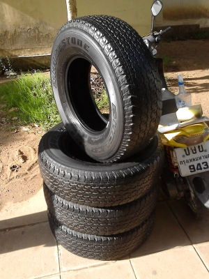 255/70R15  BRIDGE STONE DUELER H/T 840  มีชุด 4 เส้น  สวยๆ ยางเบอร์นี้หายาก  TEL.081-427-3941