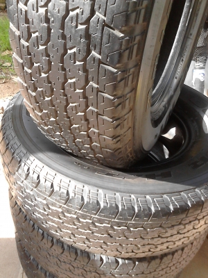 255/70R15  BRIDGE STONE DUELER H/T 840  มีชุด 4 เส้น  สวยๆ ยางเบอร์นี้หายาก  TEL.081-427-3941