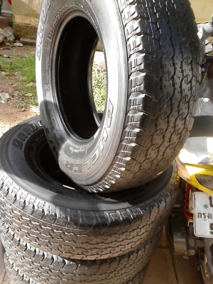 255/70R15  BRIDGE STONE DUELER H/T 840  มีชุด 4 เส้น  สวยๆ ยางเบอร์นี้หายาก  TEL.081-427-3941
