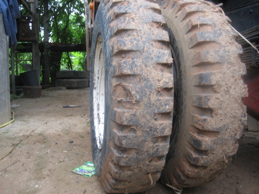 ดั้มพ์ตากลม   เครื่อง  195 แรง  ราคา  740,000 บาท //  ลด  720,000 บาท