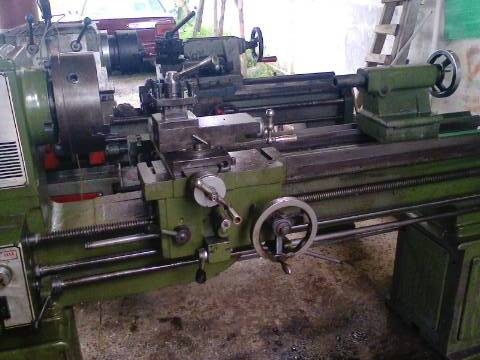 แท่นกลึง 6 ฟุต 3 เพลา เกียร์บล็อก คอลึก 11  นิ้ว  พร้อมใช้งาน ด่วน !!!!  85,000