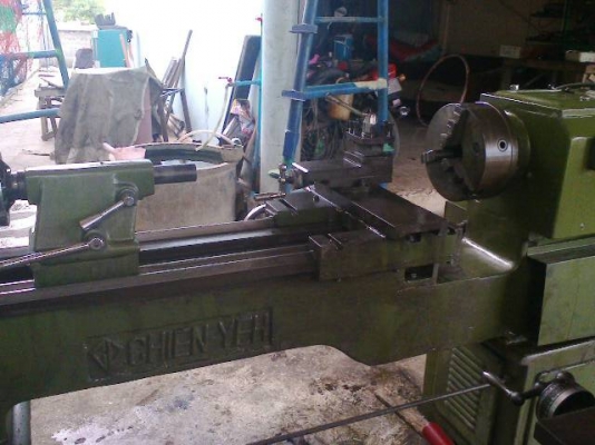แท่นกลึง 6 ฟุต 3 เพลา เกียร์บล็อก คอลึก 11  นิ้ว  พร้อมใช้งาน ด่วน !!!!  85,000