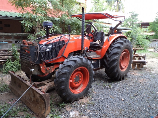 ขายรถไถคูโบต้า9540ขายรถไถ kubota  4wd พร้อมผาน 7 cmt 26นิ้ว