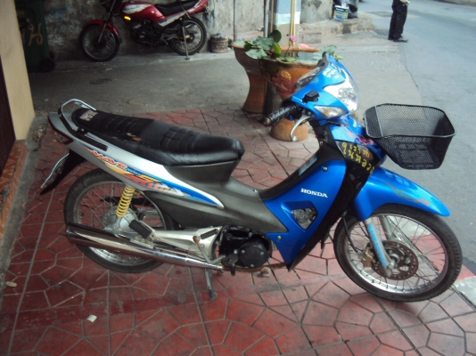 ขายรถฮอนด้าเวฟs100มีทะเบียนชุดโอนภาษีเต็มสนใจติดต่อสรกฤช091-8892274  0860767308