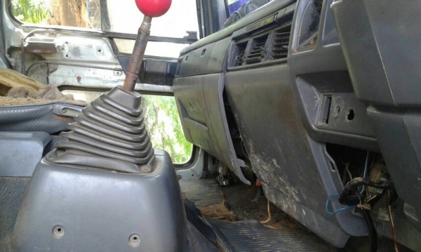 รถฮีโน่ 10 ล้อดั้ม FM3M 240 แรงม้า. ปี 38 สนใจติดต่อ 081 - 6079515 รถฮีโน่ 10 ล้อดั้ม FM3M 240 แรงม้า. ปี 38 สนใจติดต่อ 081 - 6079515