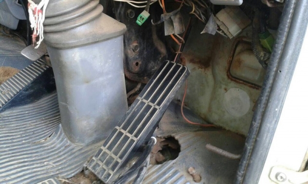 รถฮีโน่ 10 ล้อดั้ม FM3M 240 แรงม้า. ปี 38 สนใจติดต่อ 081 - 6079515 รถฮีโน่ 10 ล้อดั้ม FM3M 240 แรงม้า. ปี 38 สนใจติดต่อ 081 - 6079515