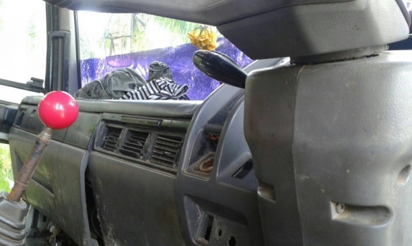 รถฮีโน่ 10 ล้อดั้ม FM3M 240 แรงม้า. ปี 38 สนใจติดต่อ 081 - 6079515 รถฮีโน่ 10 ล้อดั้ม FM3M 240 แรงม้า. ปี 38 สนใจติดต่อ 081 - 6079515