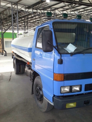 ขายรถหกล้อบรรจุน้ำ ISUZU NPR59PU5M เครื่อง 4BE1-110 แรง รถห้าง บรรจุ 3,000 ลิตร
