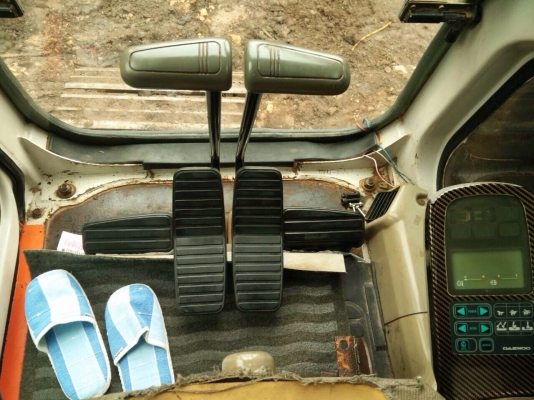 ขายด่วน DAEWOO 220-5 สภาพพร้อมใช้งาน