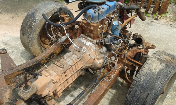 ขายคัสซีพร้อมเครื่อง เกียร์ NISSAN ช้างเหยีบ ขายคัสซีพร้อมเครื่อง เกียร์ NISSAN ช้างเหยีบ