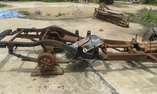 ขายคัสซีพร้อมเครื่อง เกียร์ NISSAN ช้างเหยีบ ขายคัสซีพร้อมเครื่อง เกียร์ NISSAN ช้างเหยีบ