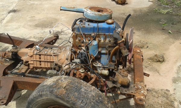 ขายคัสซีพร้อมเครื่อง เกียร์ NISSAN ช้างเหยีบ ขายคัสซีพร้อมเครื่อง เกียร์ NISSAN ช้างเหยีบ