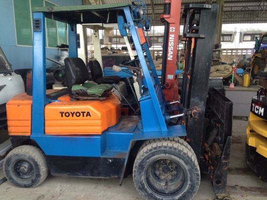 ขายรถยกฟอร์คลิฟต์ TOYOTA 80-5FDL20 ราคา 190,000