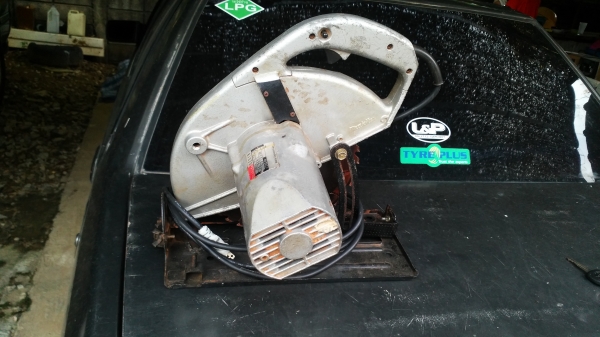 ขายวงเดือน makita 10"