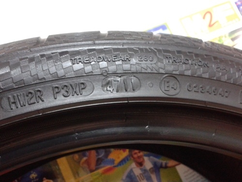 ยาง,235-40-18 Continental ปลายปี11หนึ่งคู่ 1,700