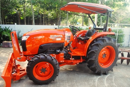ขายรถไถ Kubota L 4708 (4WD) พร้อมดันหน้าและผานตราช้าง