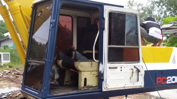 ขาย KOMATSU PC 200-5 เอกสารเล่มทะเบียน