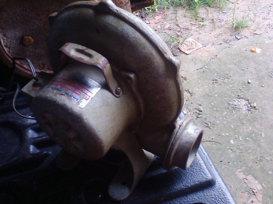 ตัวเป่าลม 2 นิ้วครึ่งสภาพเดิมๆเป็นของสแตนดาสครับ ลมแรง  ขนาด 2.5 นิ้ว  มีเสียงหวีดบ้างครั้ง  มอเตอร์ดีครับราคานี้ค้มครับ