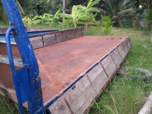 ขายกระบะบรรทุก รถหกล้อ มีสองอันกับหัวรถอีซูซุ ทีแอล ขายเหมาราคา 12,000 บ.หรือแยกขายได้ครับ ขายกระบะบรรทุก รถหกล้อ มีสองอันกับหัวรถอีซูซุ ทีแอล ขายเหมาราคา 12,000 บ.หรือแยกขายได้ครับ