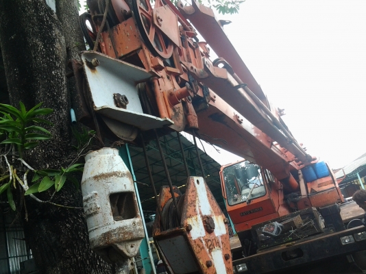 ต้องการขายรถเครน20ตันยี่ห้อกาโต้รุ่น3ไม่เคยมีหักไม่เคยมีดามสภาพพร้อมใช้สนใจติดต่อด่วนมาก่อนได้ก่อน