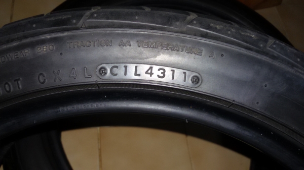 ยาง nitto 205/45/17 ปี 2011