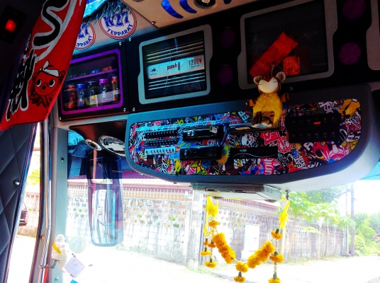 ขาย รถบัส 8 ล้อ สภาพดี ครับ ขาย รถบัส 8 ล้อ สภาพดี ครับ