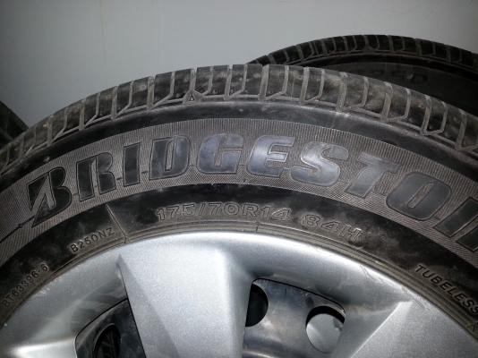 ล้อ อเมร่านีสสัน สวยๆๆๆพร้อมยาง ล้อ อเมร่านีสสัน สวยๆๆๆพร้อมยาง