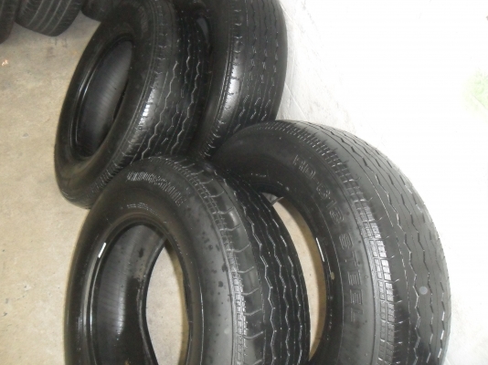 ยาง RIDGESTONE 195R15 ปี11 สวยๆ 4 เส้น ราคา 2000 บาท ยาง RIDGESTONE 195R15 ปี11 สวยๆ 4 เส้น ราคา 2000 บาท