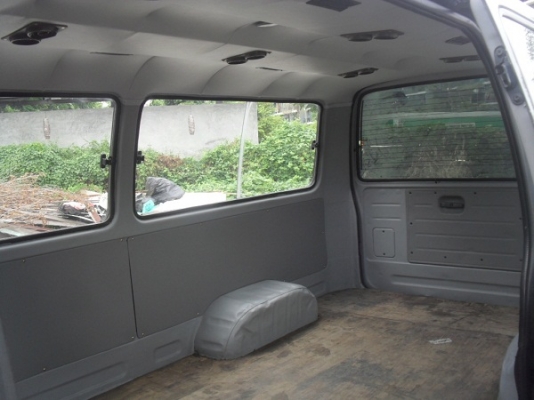 ขายรถตู้ มีเบาะให้ ภายใน สภาพดี