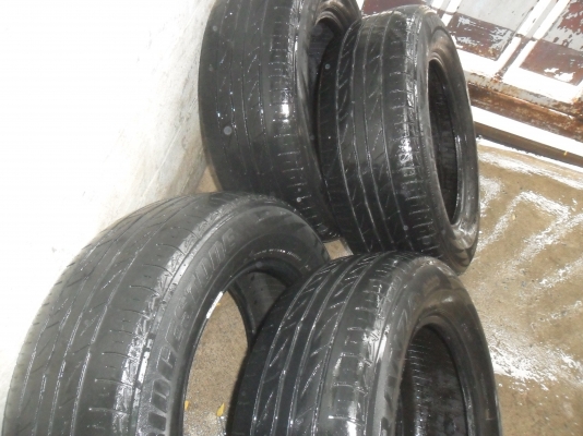 ยาง BRIDGESTONE 205/65R15 ปี11 สวยๆ 4 เส้น ราคา 2000 บาท