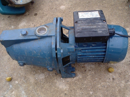 ปั้มน้ำ 1 นิ้ว 1 แรงสภาพเดิมๆครับพร้อมใช้ครับ  ขนาด 1 นิ้ว 1 แรงครับตัวใหญ่ครับราคานี้คุ้มมากครับ