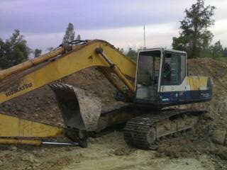 เน็ท62จบขายKOMATSU PC200-5 เซี่ยล 67xxx คอนโทรลสั้น ไฟฟ้าครบ เล่มพร้อม สภาพสวยพร้อมใช้ ราคาต่อรองได้ ติดต่อได้ที่คุณ อ๊อฟ พิจิตร 086-737-9991