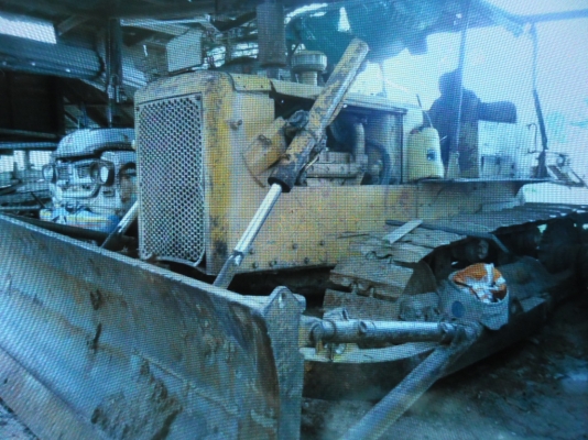 ขายรถแทรกเตอร์ CAT D5D เกียร์ ตัดสภเพพร้อมใซ้เครื่องดีเกียร์ดีเอกสารใบสัญญาซื้อขาย