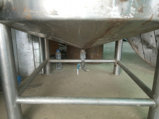 ขายถังสแตนเลส 1300 ลิตร