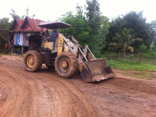 ขายรถตักเอวอ่อนราคาเบาๆ สภาพพร้อมใช้งาน เอกสารสัญญาซื้อขาย