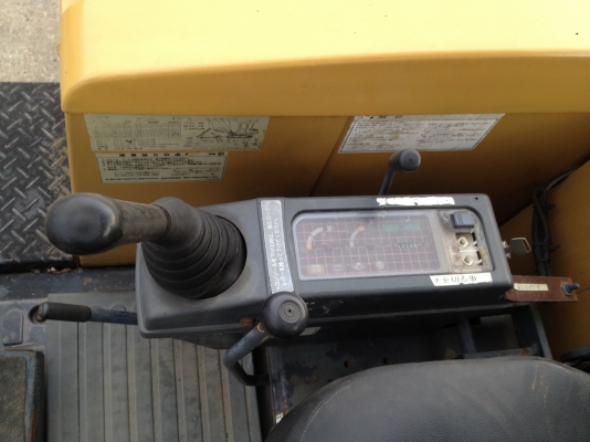 รถขุด MM35B ของ Mitsubishi ปั๊มนิ้ว คอนโทรลสั้น