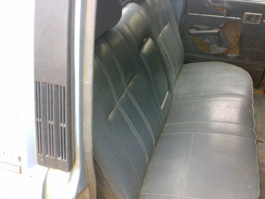 โตโยต้า 4 ประตู สภาพแห้งๆ โตโยต้า 4 ประตู สภาพแห้งๆ