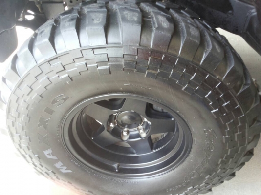 ล้อพร้อมยาง Maxxis Trepador Radial Mud Terrain 35*12.50*16 ปี12