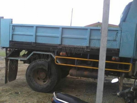 รถบรรทุก 6 ล้อ ISUZU TSR ดั้มพ์ 195 แรง