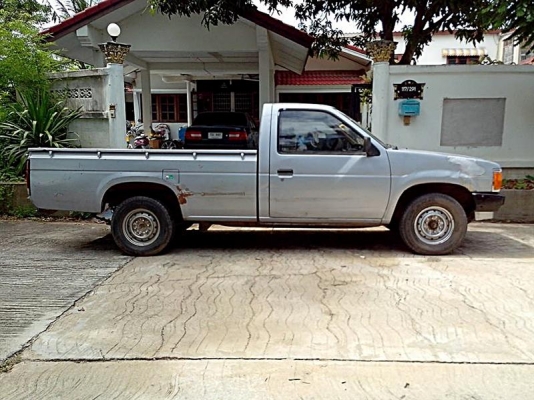 ขายnissan big m ปี92 เครืองเบ็นซิน ไม่เคยติดแก๊ส