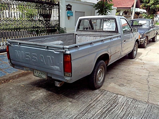 ขายnissan big m ปี92 เครืองเบ็นซิน ไม่เคยติดแก๊ส