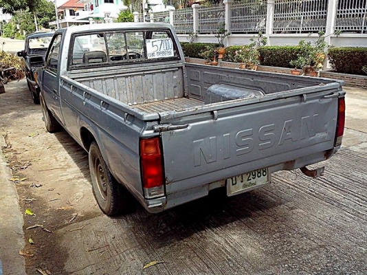 ขายnissan big m ปี92 เครืองเบ็นซิน ไม่เคยติดแก๊ส